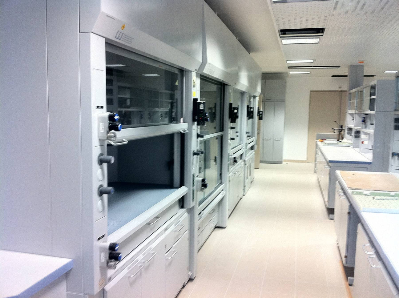 Systèmes de ventilation pour sorbonne de laboratoire